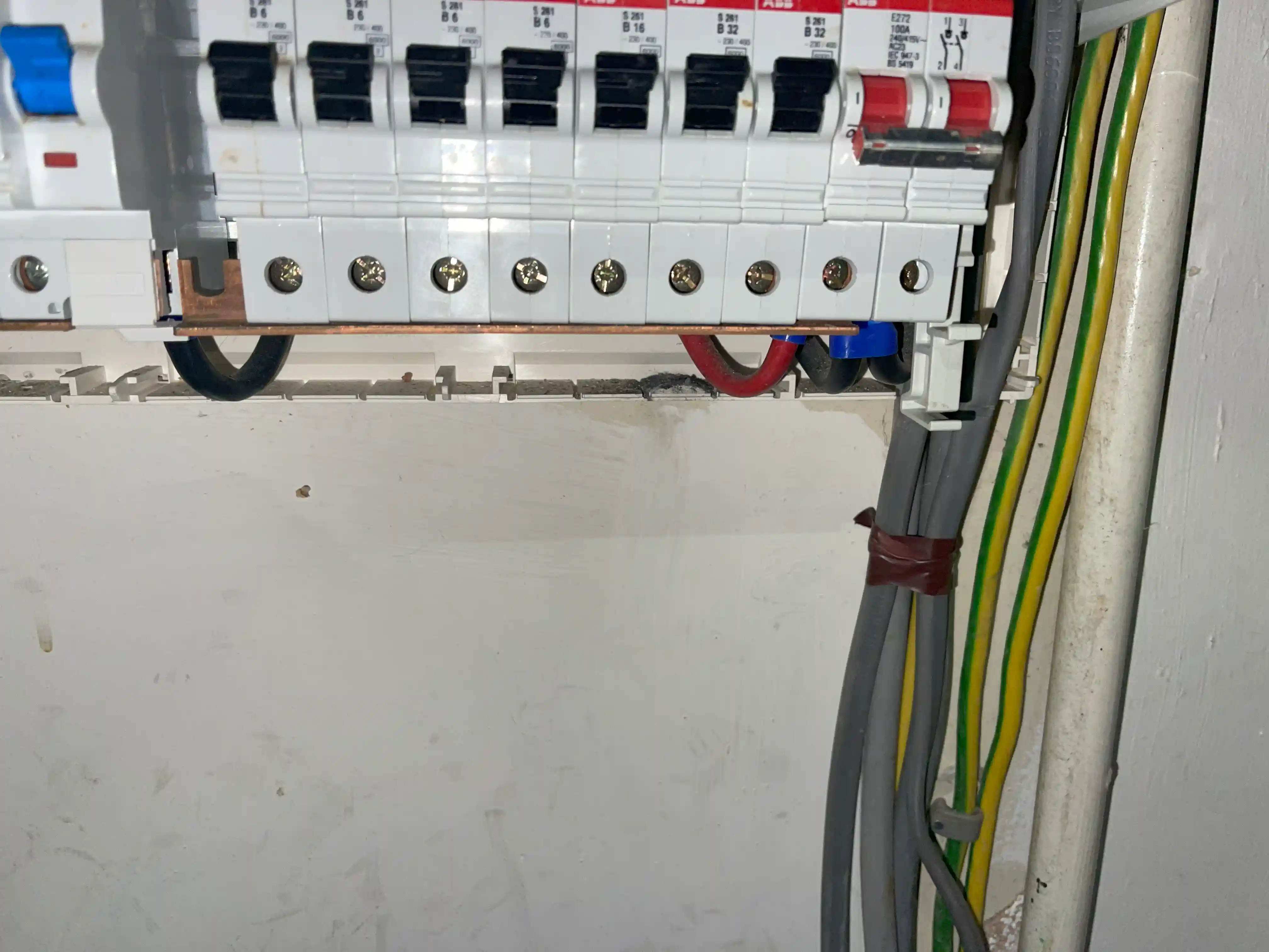 24 Hours Emergency Electrician near Staines